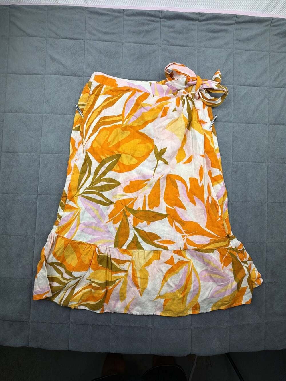 C&C California 100% Linen Tropical Print Faux Wrap Midi Skirt w/Ruffle & Pockets